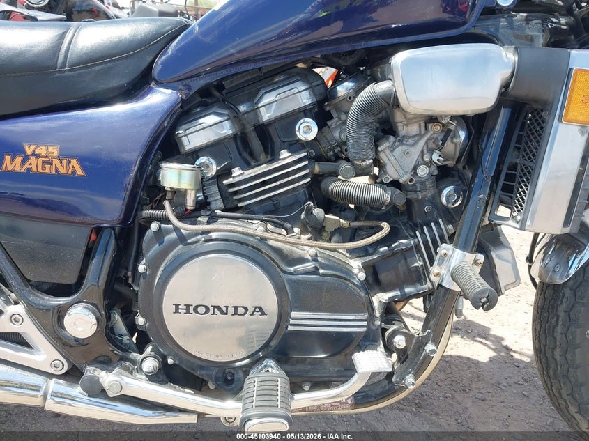 1982 Honda Vf750 C VIN: JH2RC0719CM026274 Lot: 45103940