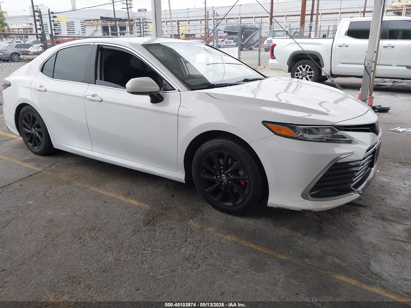 TOYOTA CAMRY LE 2021