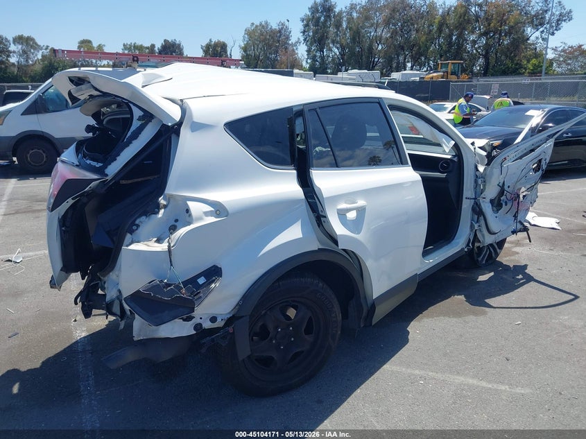 VIN JTMZFREV0JJ729156 2018 TOYOTA RAV4 LE
