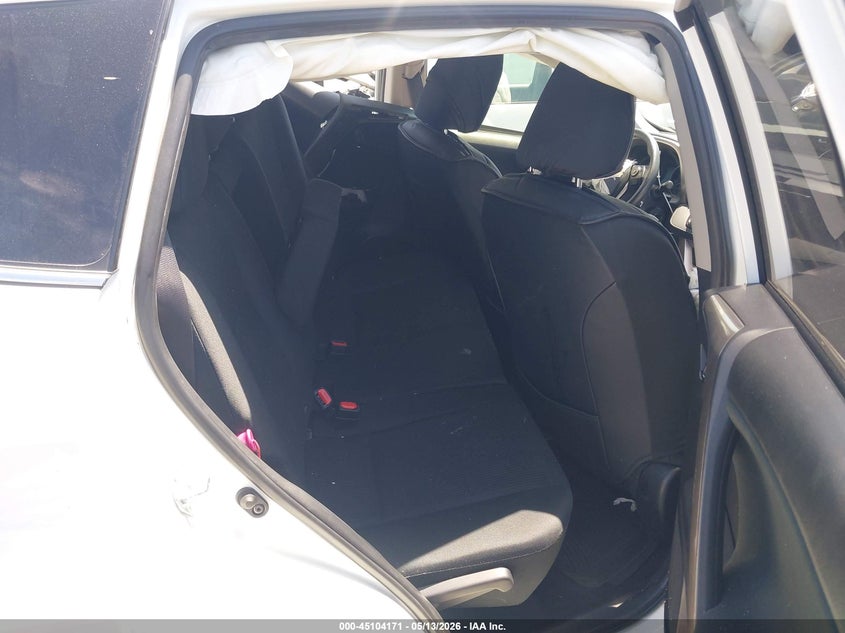 VIN JTMZFREV0JJ729156 2018 TOYOTA RAV4 LE