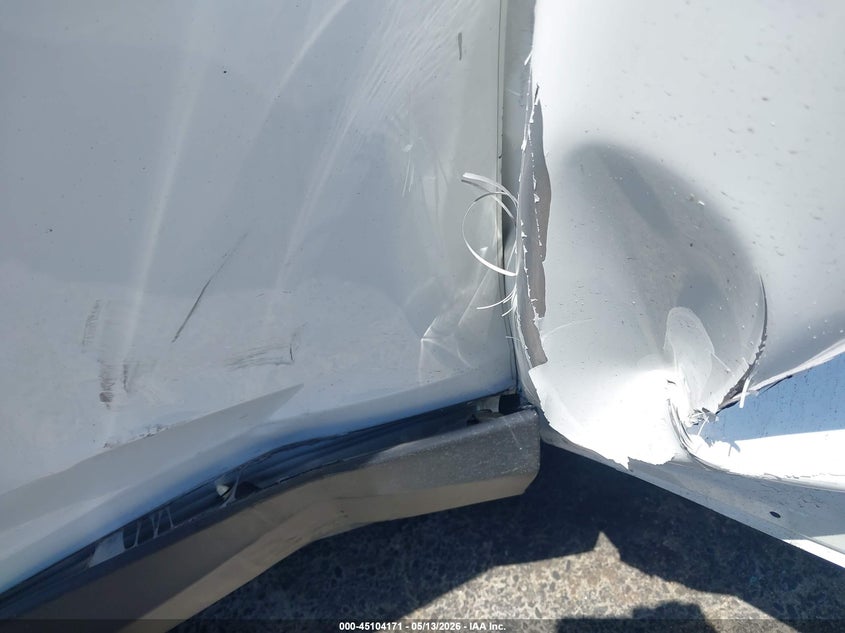 VIN JTMZFREV0JJ729156 2018 TOYOTA RAV4 LE