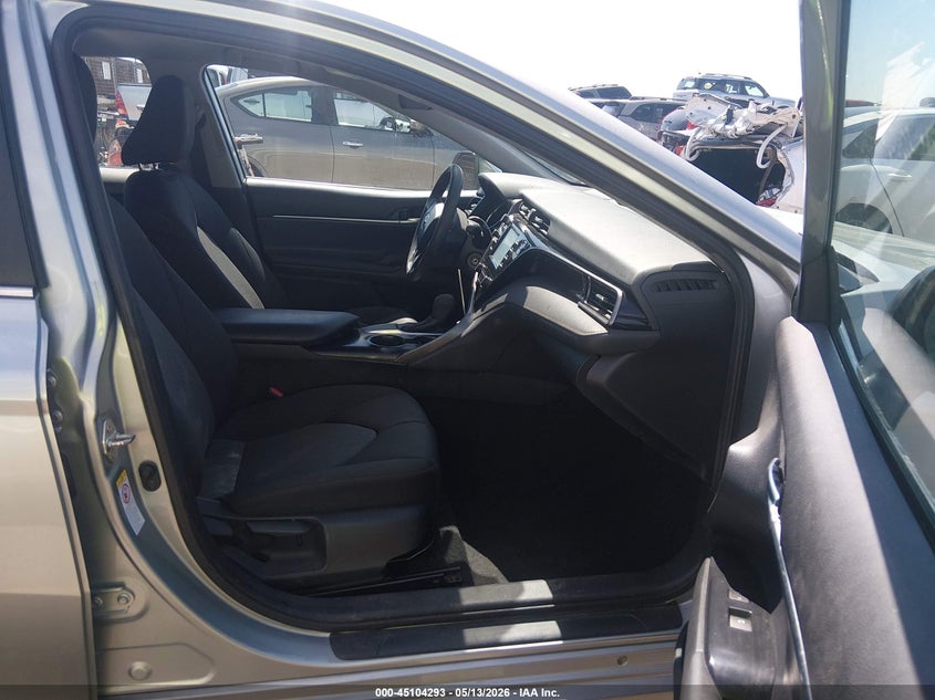 2019 TOYOTA CAMRY auction photo 5