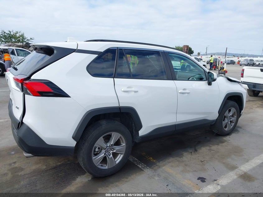 VIN 2T3W1RFV6RW302660 2024 TOYOTA RAV4 XLE