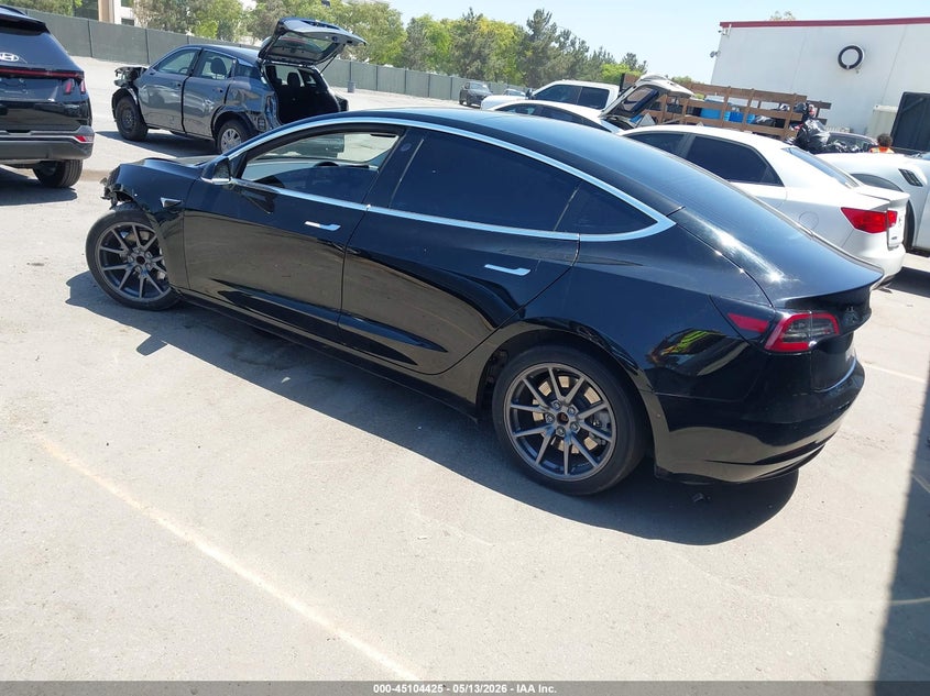 Vin: 5yj3e1eaxjf056519, lot: 45601991, tesla model 3 long range/mid range 20183