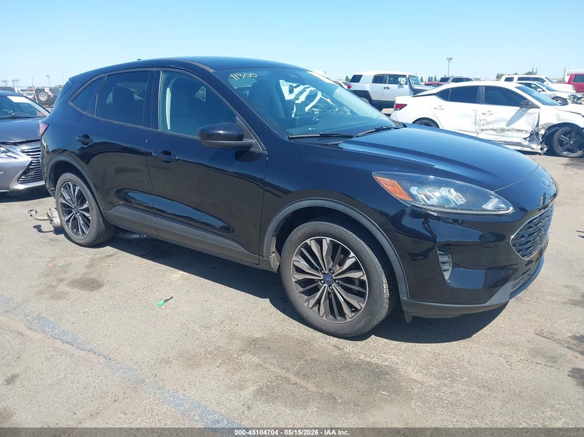 2022 FORD ESCAPE SE — Photo gallery