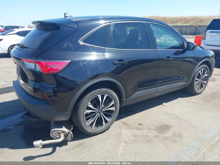 2022 FORD ESCAPE SE — Photo 4