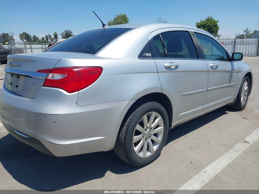 1C3CCBBB6CN239420 2012 Chrysler 200 2.4 Touring silver