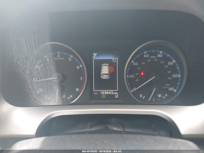 VIN JTMBFREV6JJ718874 2018 TOYOTA RAV4 LE