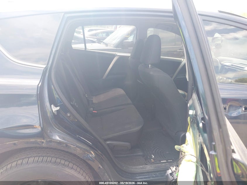 VIN JTMBFREV6JJ718874 2018 TOYOTA RAV4 LE