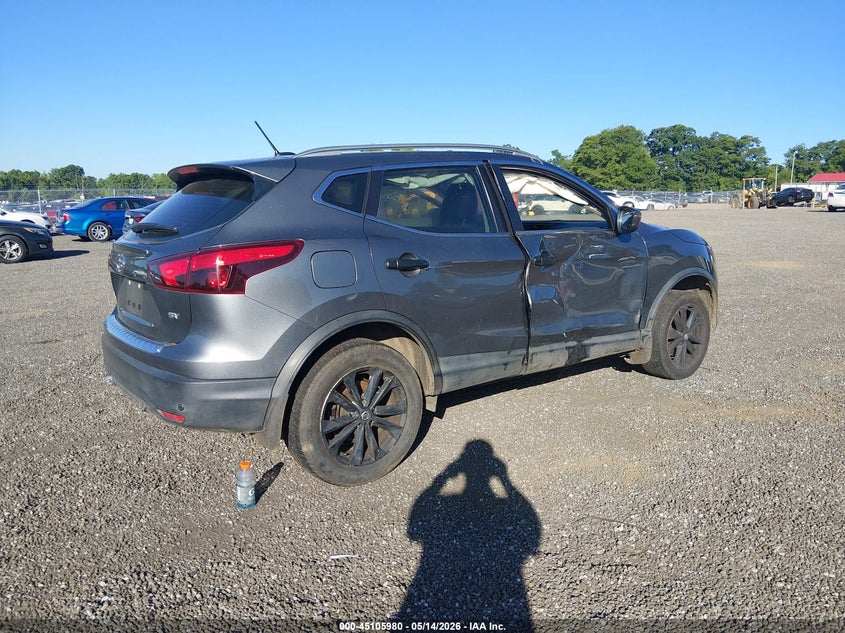 2019 NISSAN ROGUE SPORT auction photo 4