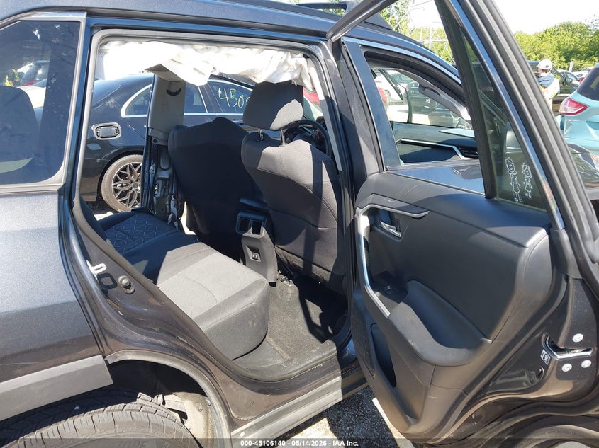 TOYOTA RAV4 - zdjęcie 8