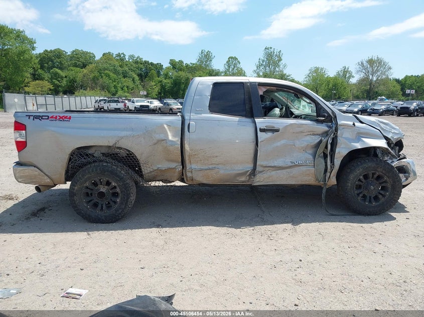 TOYOTA TUNDRA - zdjęcie 12
