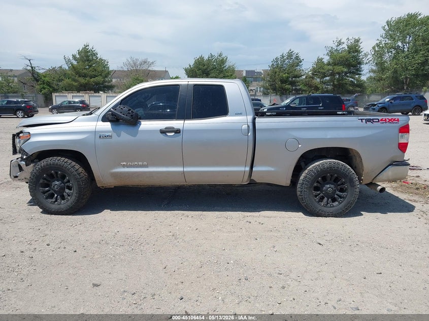 TOYOTA TUNDRA - zdjęcie 13