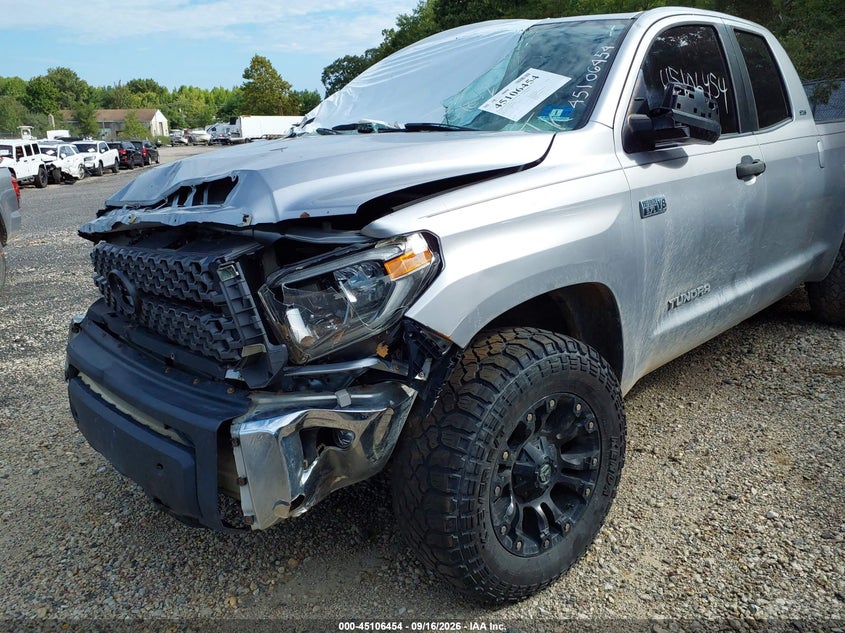 TOYOTA TUNDRA - zdjęcie 17