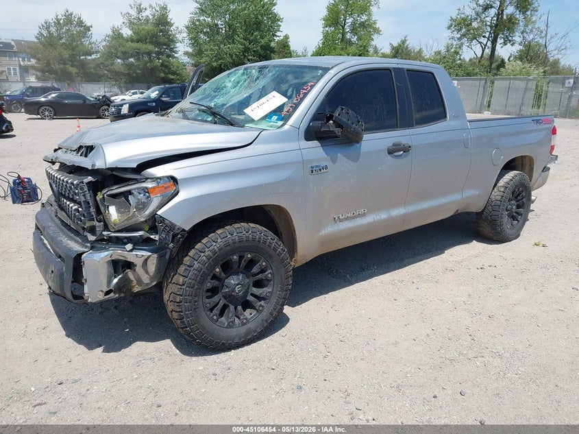 TOYOTA TUNDRA - zdjęcie 2