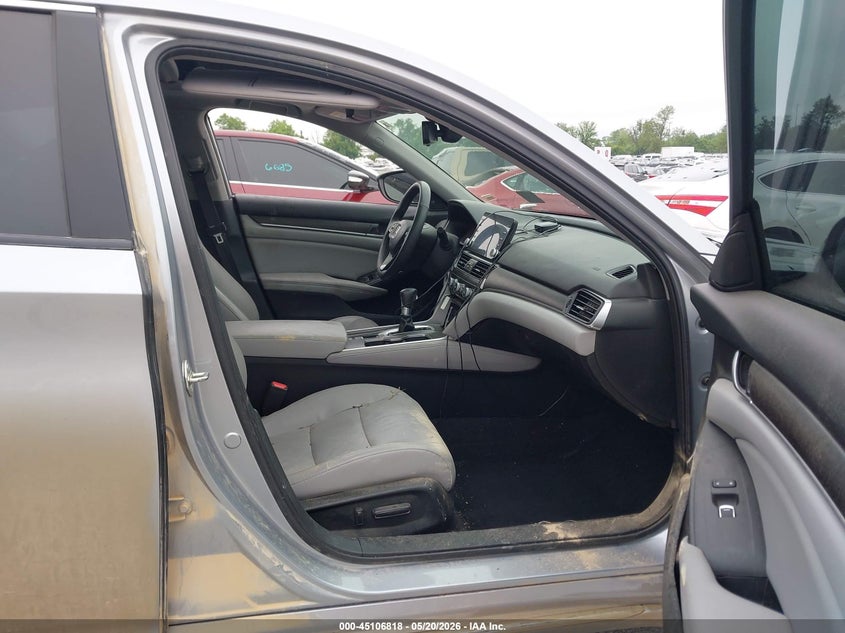 2018 HONDA ACCORD auction photo 5