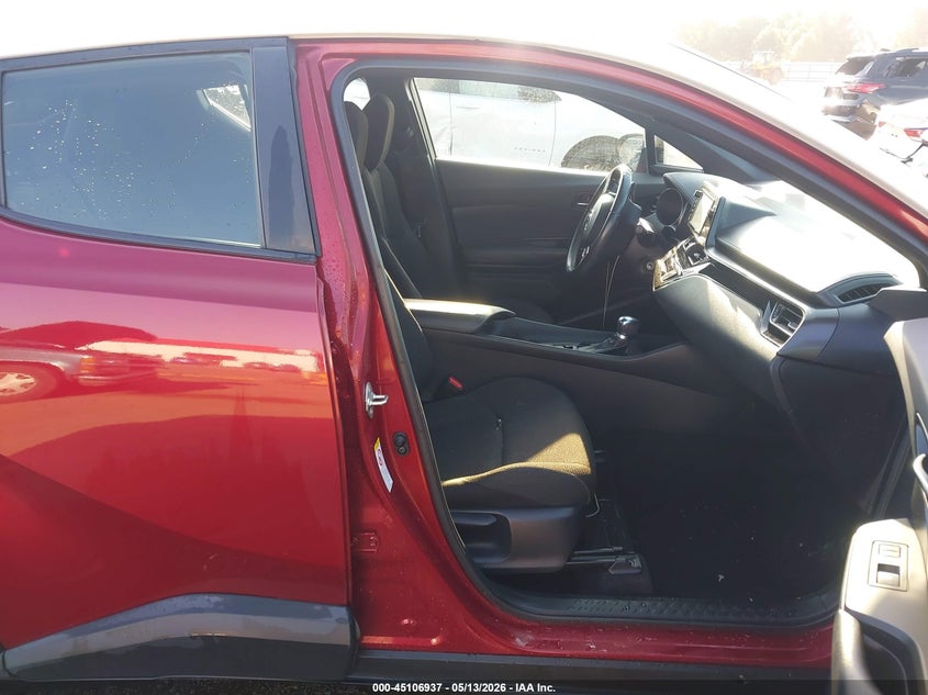 2018 TOYOTA C-HR auction photo 5