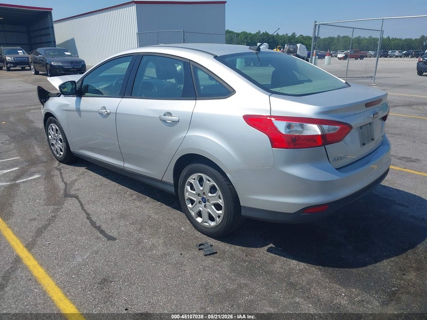 Vin: 1fahp3f23cl285679, lot: 45604622, ford focus se 20123