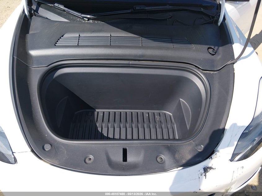 TESLA MODEL Y 2022 VIN 7SAYGDEF2NF521753