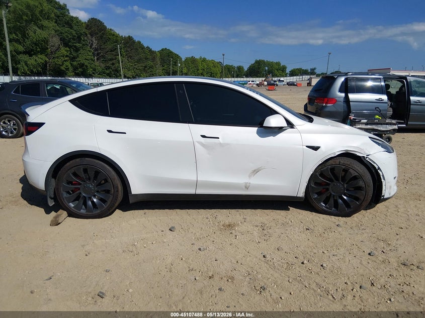 TESLA MODEL Y 2022 VIN 7SAYGDEF2NF521753