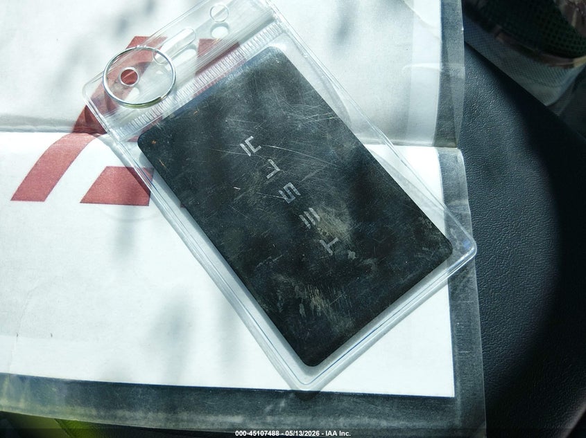 TESLA MODEL Y 2022 VIN 7SAYGDEF2NF521753