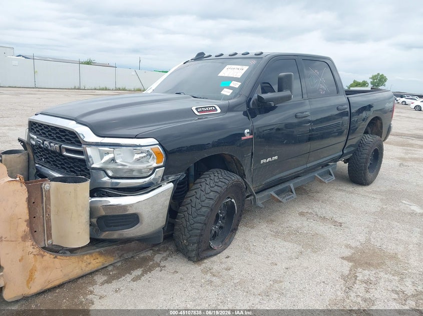 Vin: 3c6ur5cl0lg112881, lot: 45605422, ram 2500 tradesman  4x4 6'4 box 20202