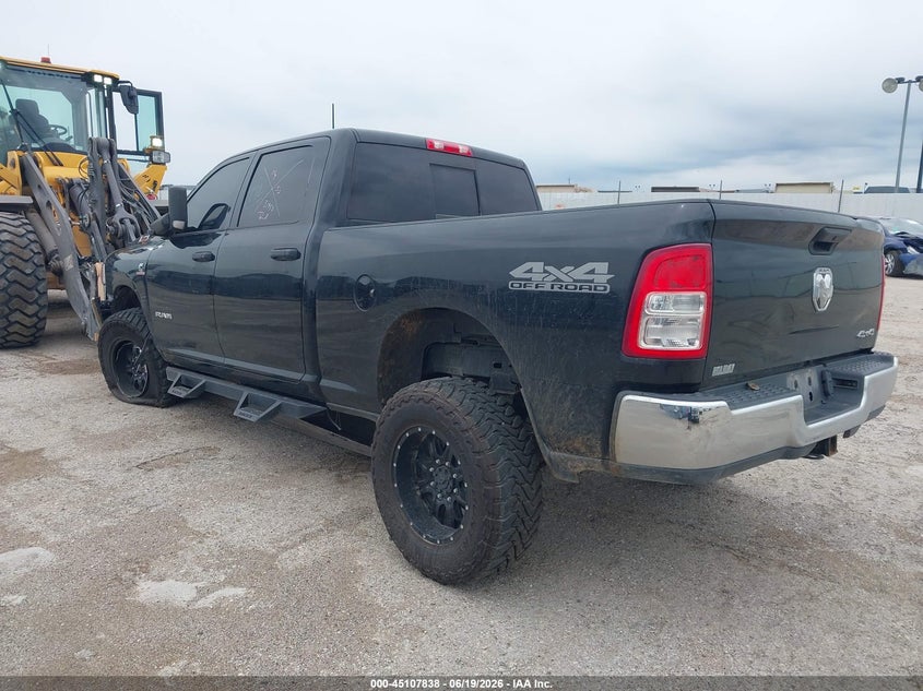 Vin: 3c6ur5cl0lg112881, lot: 45605422, ram 2500 tradesman  4x4 6'4 box 20203