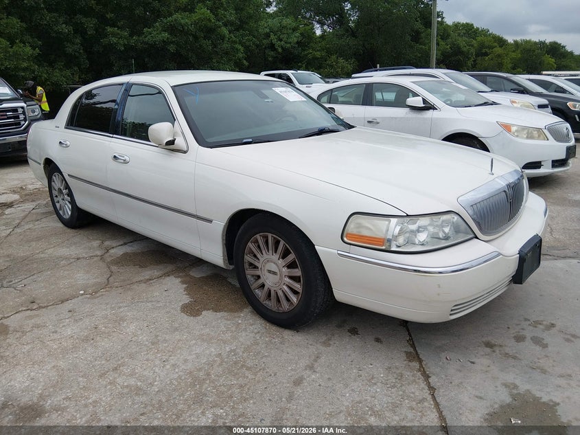 2003 LINCOLN TOWN CAR SIGNATURE