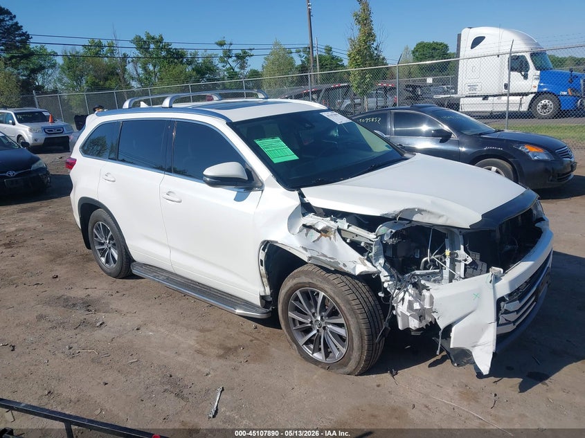 2017 TOYOTA HIGHLANDER XLE