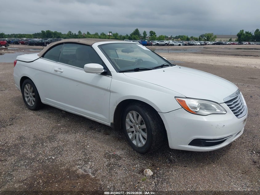 Vin: 1c3bcbeb8dn511605, lot: 45605861, chrysler 200 touring 2013 img_1