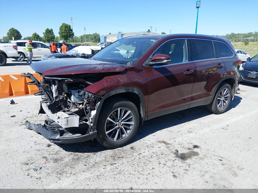 2019 Toyota Highlander Xle 5TDJZRFH7KS954465 photo 1