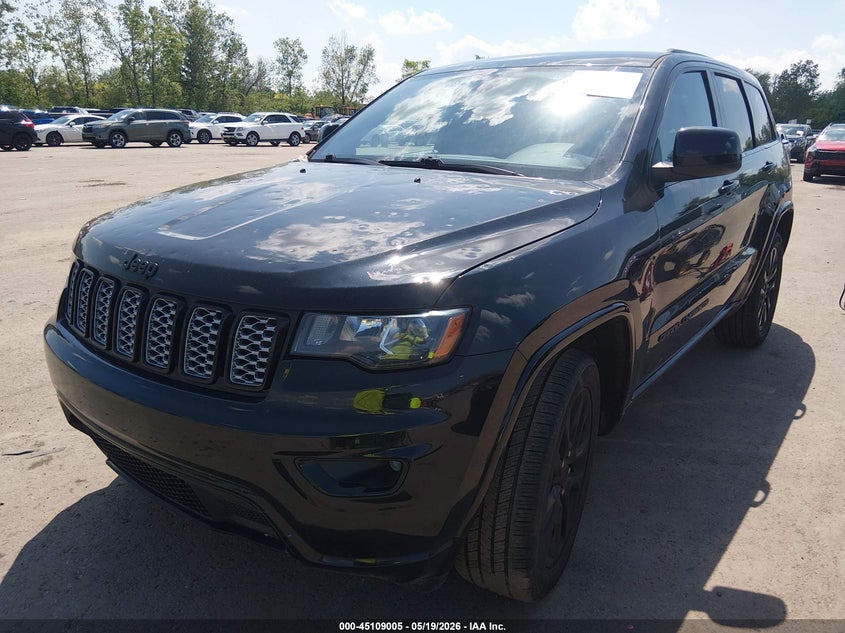 2017 Jeep Grand Cherokee Altitude 4x4 1C4RJFAG8HC861889 photo 1