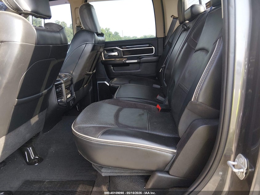 2019 Ram 3500 Laramie 4X4 8' Box VIN: 3C63RRJLXKG525895 Lot: 45109098