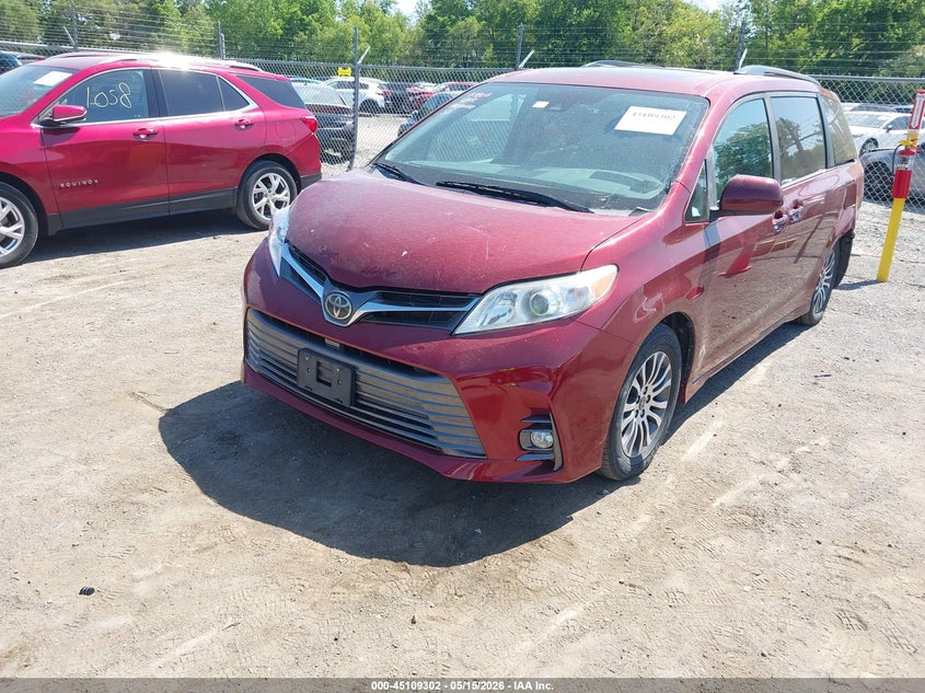 5TDYZ3DC8LS022831 2020 Toyota Sienna Xle photo 1