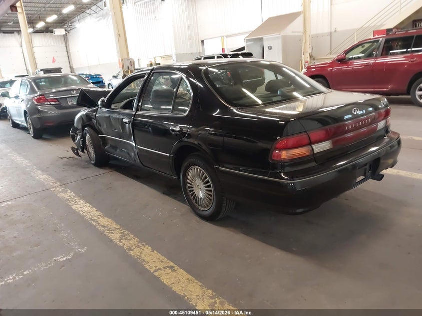 1996 INFINITI I30 auction photo 3