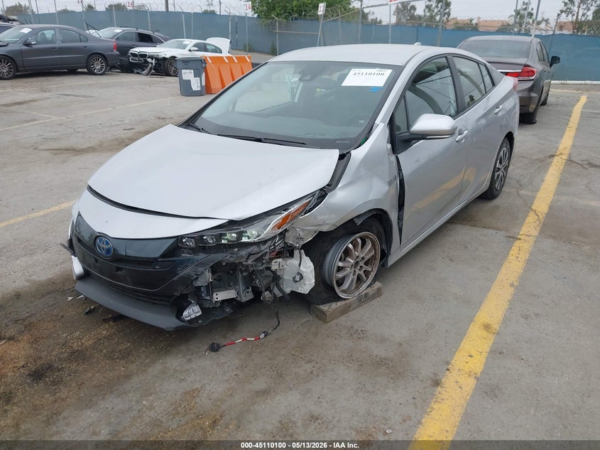 2021 TOYOTA PRIUS PRIME LIMITED — Фото 2