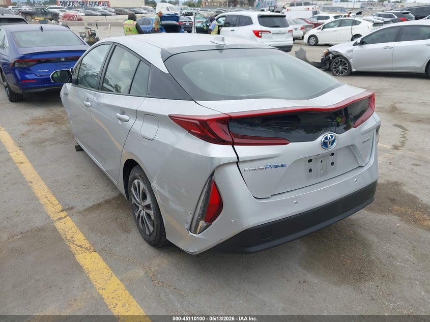 2021 TOYOTA PRIUS PRIME LIMITED — Фото 3