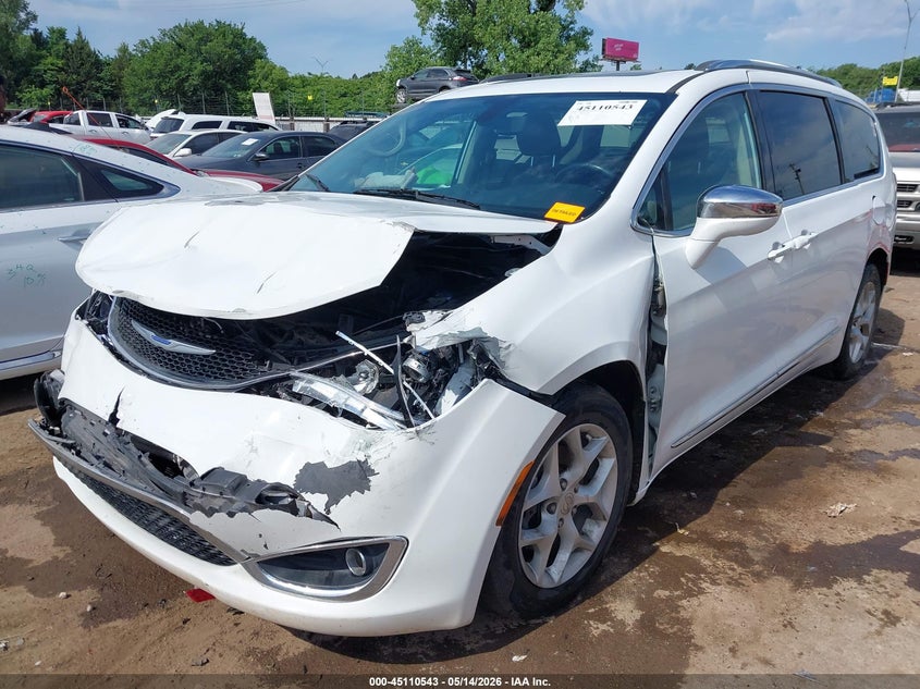 2020 CHRYSLER PACIFICA auction photo 2