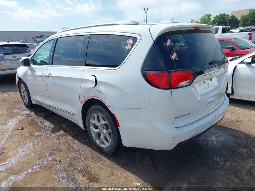 2020 CHRYSLER PACIFICA auction photo 3