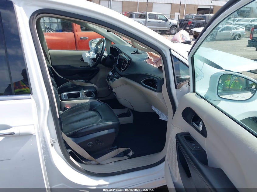 2020 CHRYSLER PACIFICA auction photo 5