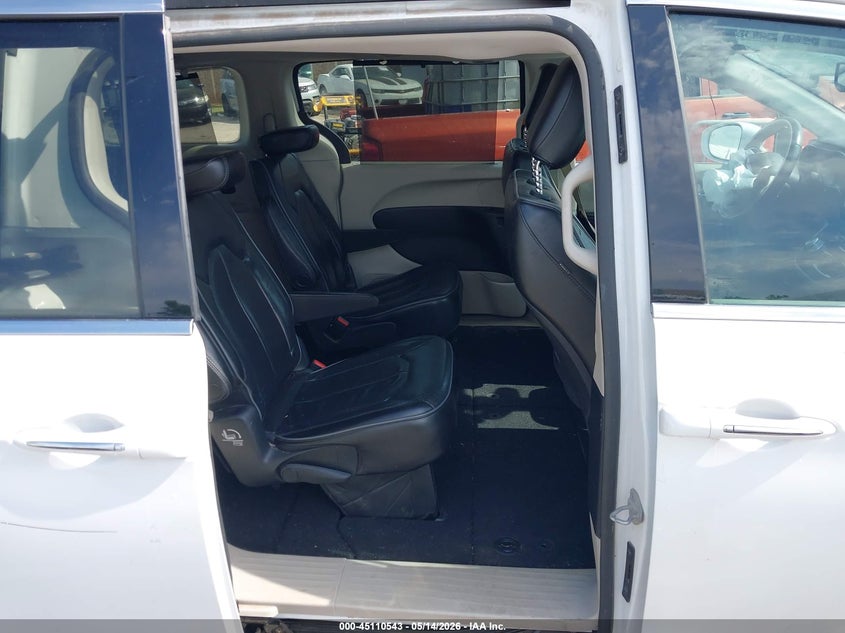 2020 CHRYSLER PACIFICA auction photo 8