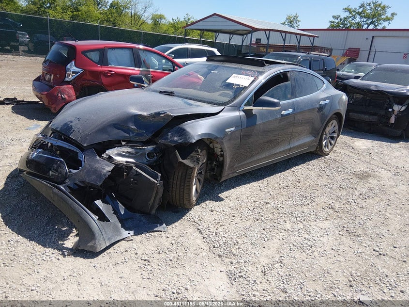 2016 Tesla Model S 60d/70d/75d/85d/90d 5YJSA1E28GF134093 photo 1