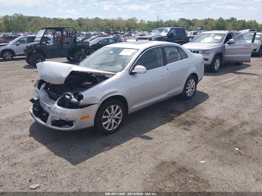 2010 Volkswagen Jetta Se 3VWRZ7AJ2AM018928 photo 1
