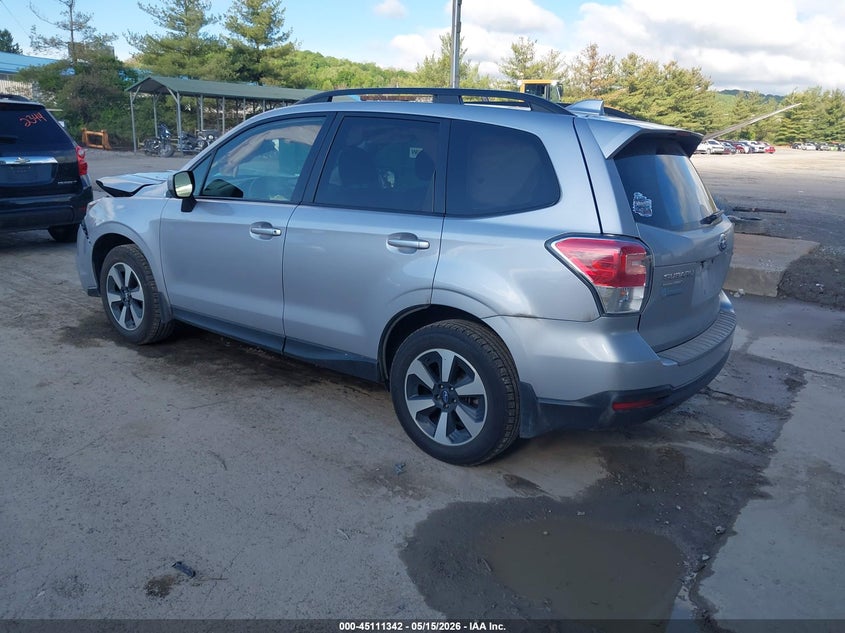 Vin: jf2sjaec0hh551672, lot: 45608926, subaru forester 2.5i premium 20173