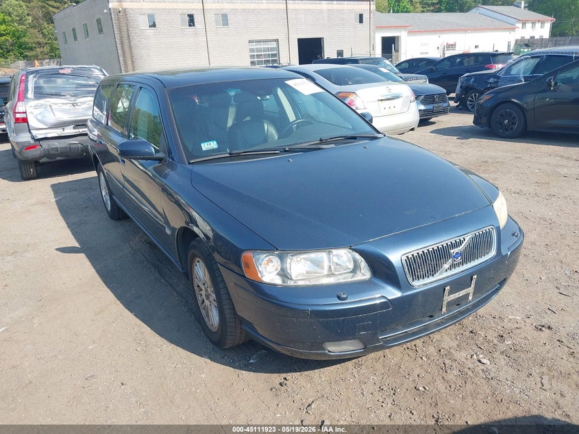 2005 VOLVO V70 2.4