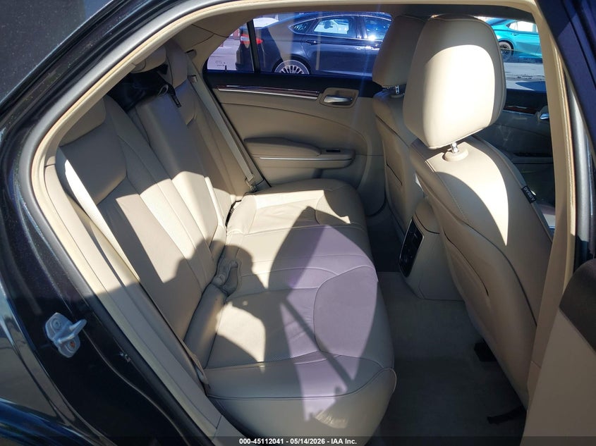 2011 Chrysler 300C VIN: 2C3CA6CT2BH522621 Lot: 45112041