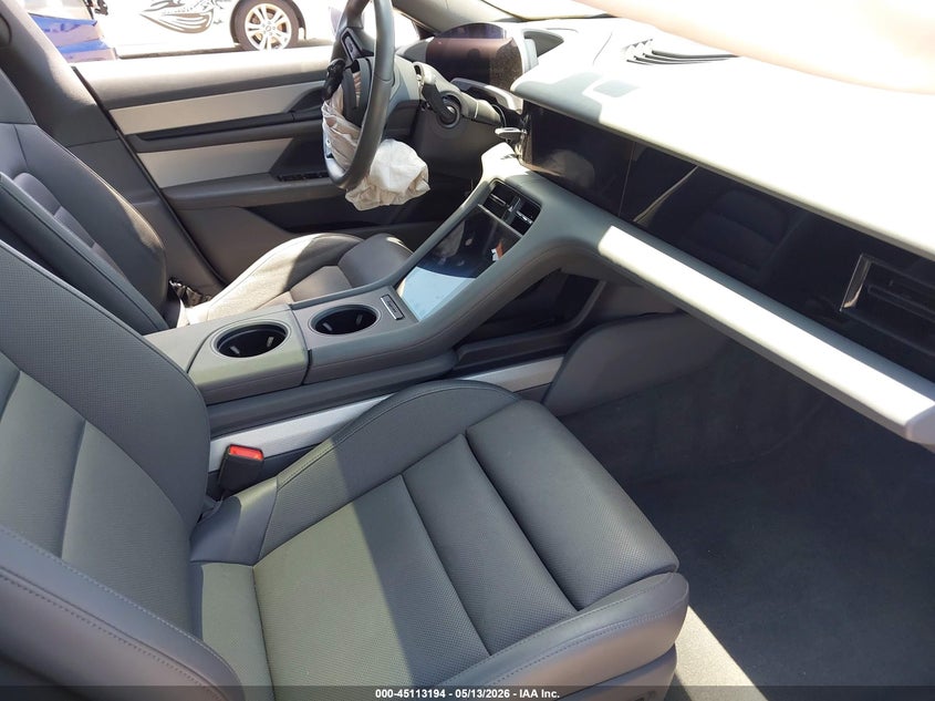 2021 PORSCHE TAYCAN auction photo 5