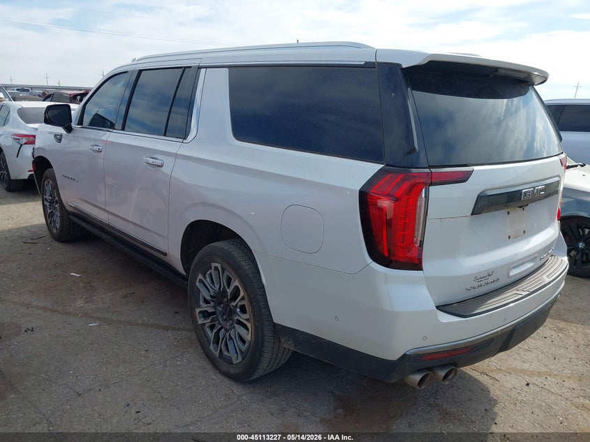 2023 GMC YUKON XL auction photo 3