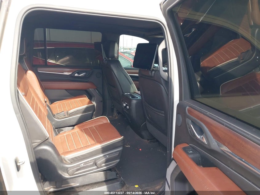 2023 GMC YUKON XL auction photo 8