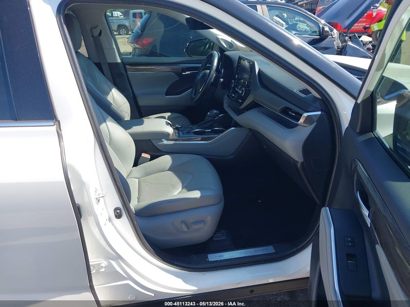 2020 TOYOTA HIGHLANDER auction photo 5